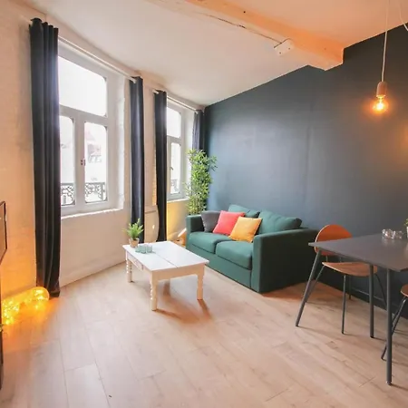 In The Heart Of Old Lille: Rue De La Monnaie Appartamento Lilla